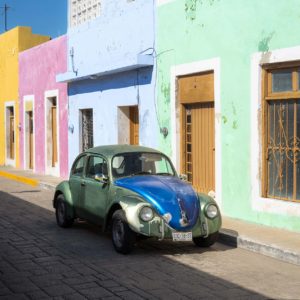 Coccinelle dans une rue de Campeche, Méxique