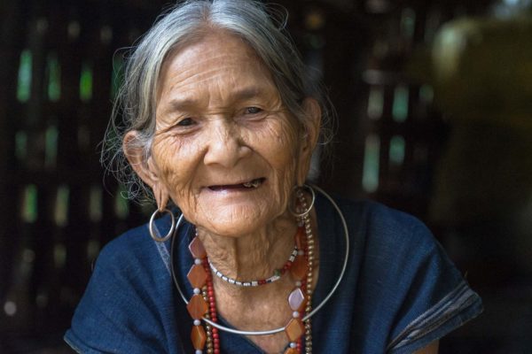 Portrait d'une vieille femme vietnamienne