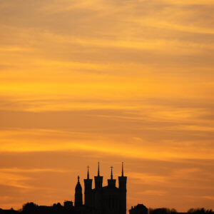 Un magnifique coucher de soleil sur la Basilique de Fourvière