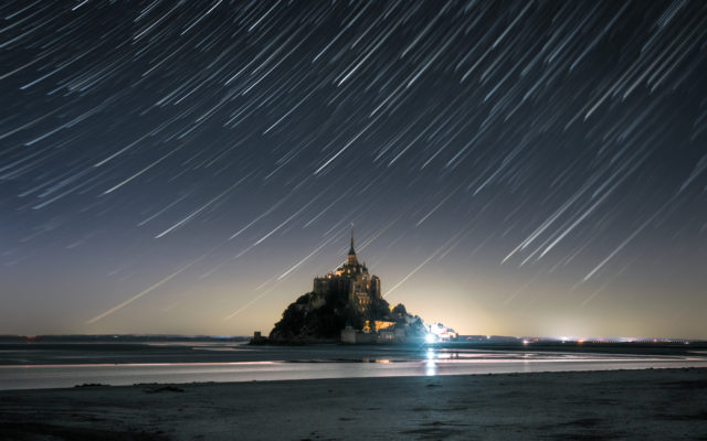 Le Mont Saint Michel sous les étoiles